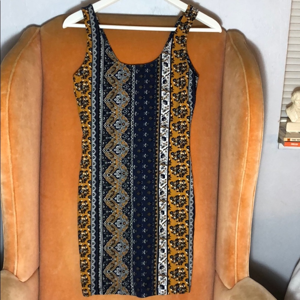BODY-CON DRESS